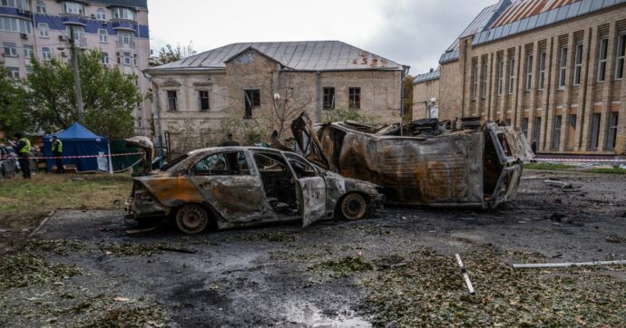 Il Cremlino: “Non ci saranno progressi per la pace in tempi brevi, Trump lo capisce. Tentativi di confisca dei nostri asset? Risponderemo”