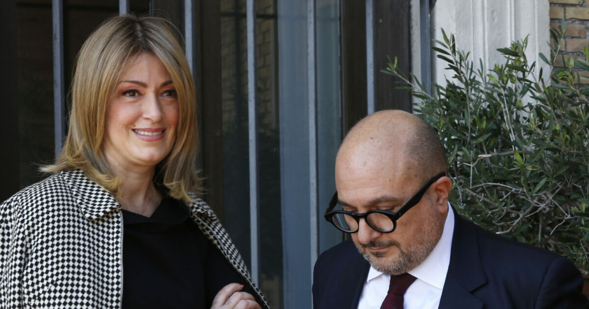 Federica Corsini, la moglie di Sangiuliano difende il Garante per la multa a Report: “No interventi esterni, non aveva scelta” Federica Corsini, la moglie di Sangiuliano difende il Garante per la multa a Report: “No interventi esterni, non aveva scelta”