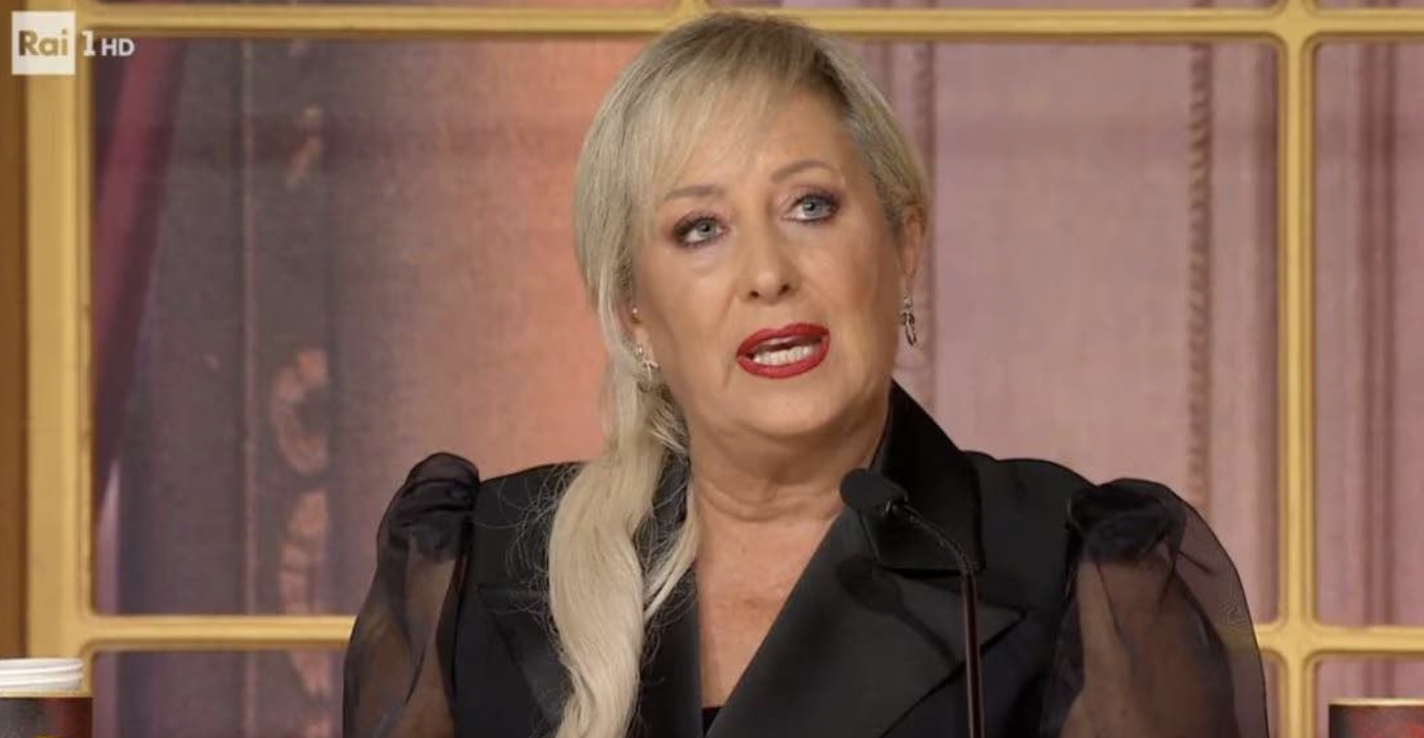 “Ho dovuto purtroppo cominciare di nuovo il mio percorso oncologico. Voglio lanciare un messaggio…”: così Carolyn Smith a Ballando con Le Stelle “Ho dovuto purtroppo cominciare di nuovo il mio percorso oncologico. Voglio lanciare un messaggio…”: così Carolyn Smith a Ballando con Le Stelle