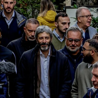 Copertina di Lello Topo: “I voti in Campania? Fico ha capito, ora lo facciamo entrare nel corpo delle persone