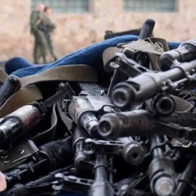 Copertina di Kiev è un colabrodo: in tre anni e mezzo spariti dall’Ucraina mezzo milione di mitra, fucili, pistole