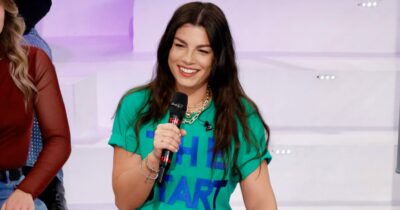 Copertina di “È una grossa bugia. Le pressioni oggi sono il triplo, i social giudicano e vivrete con la paura di non farcela”: la lezione (sacrosanta) di Emma ad “Amici”