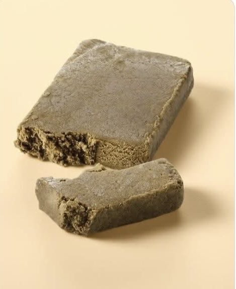castagnaccio o panetto di hashish l incredibile somiglianza fa impazzire gli utenti di x da Ilfattoquotidiano.it castagnaccio o panetto di hashish l incredibile somiglianza fa impazzire gli utenti di x