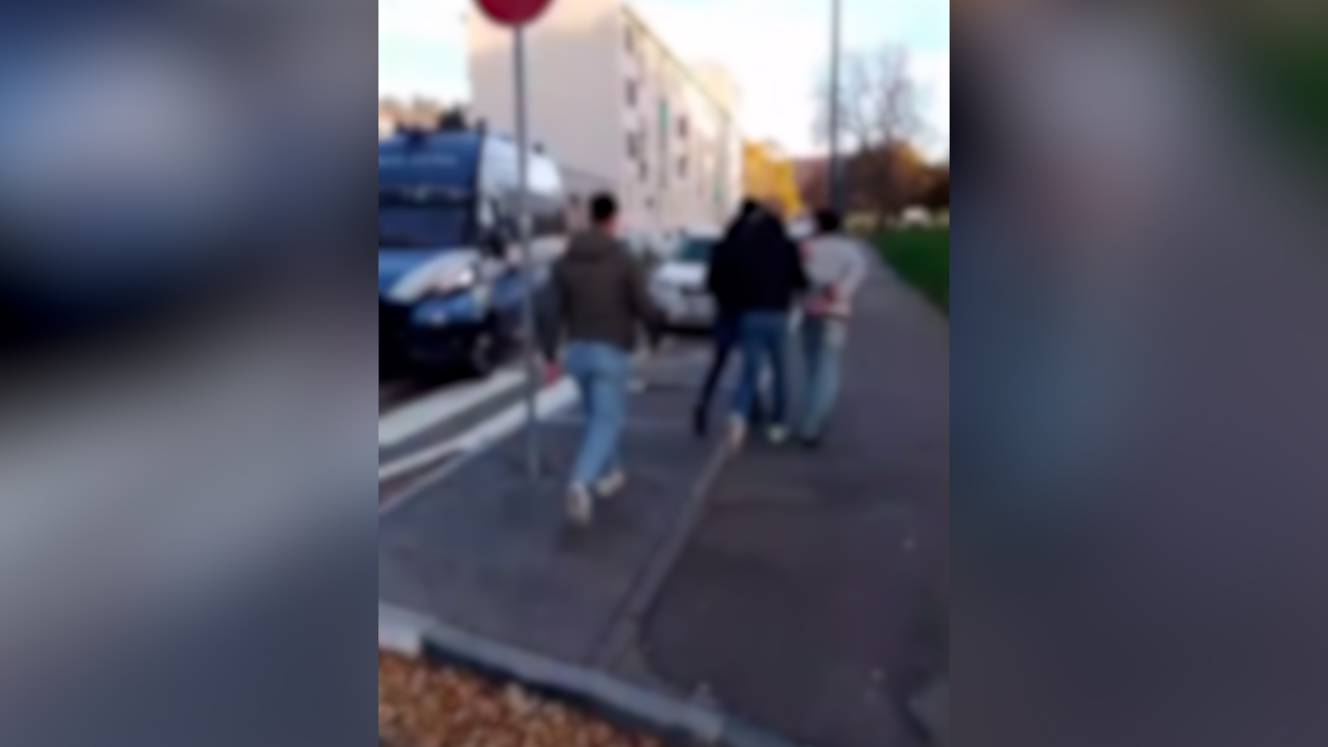 torino protesta al liceo einstein contro il volantinaggio di un gruppo di destra 16enne portato via in manette dalla polizia da Ilfattoquotidiano.it torino protesta al liceo einstein contro il volantinaggio di un gruppo di destra 16enne portato via in manette dalla polizia