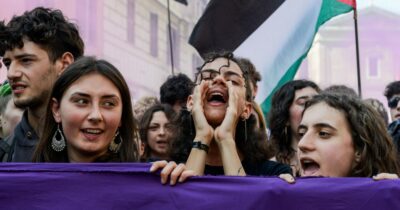 Copertina di Servono più figli per pagare le pensioni? Date un futuro ai laureati