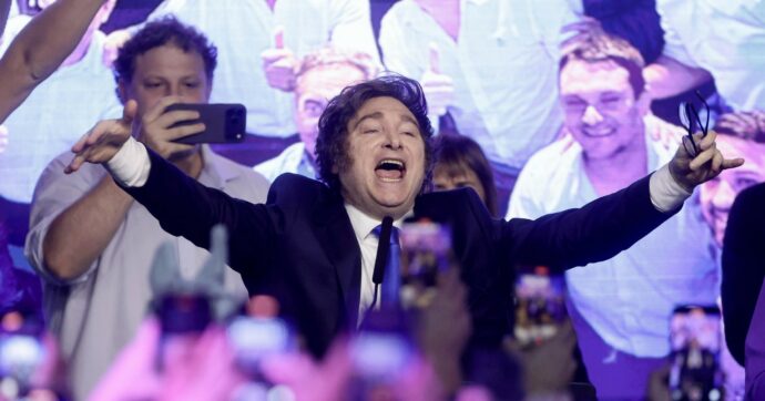 Elezioni Argentina, la vittoria di Javier Milei grazie ai giovani, a Trump e  ai peronisti