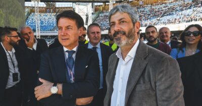 Copertina di Regionali in Campania. Conte a Napoli per presentare le liste del M5S. Ma ci sono i mugugni 5S anti-Cesaro, Polpetta junior candidato nella lista renziana.  Fico  lo difende: “È pulito”