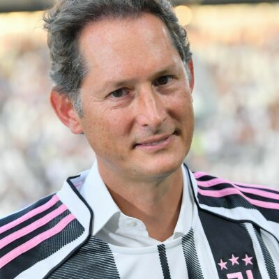Copertina di Juventus, Repubblica e Ferrari: la maledizione della famiglia di john  Elkann