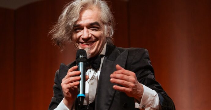 Stavolta le nove canzoni le sceglie (e le suona) Morgan