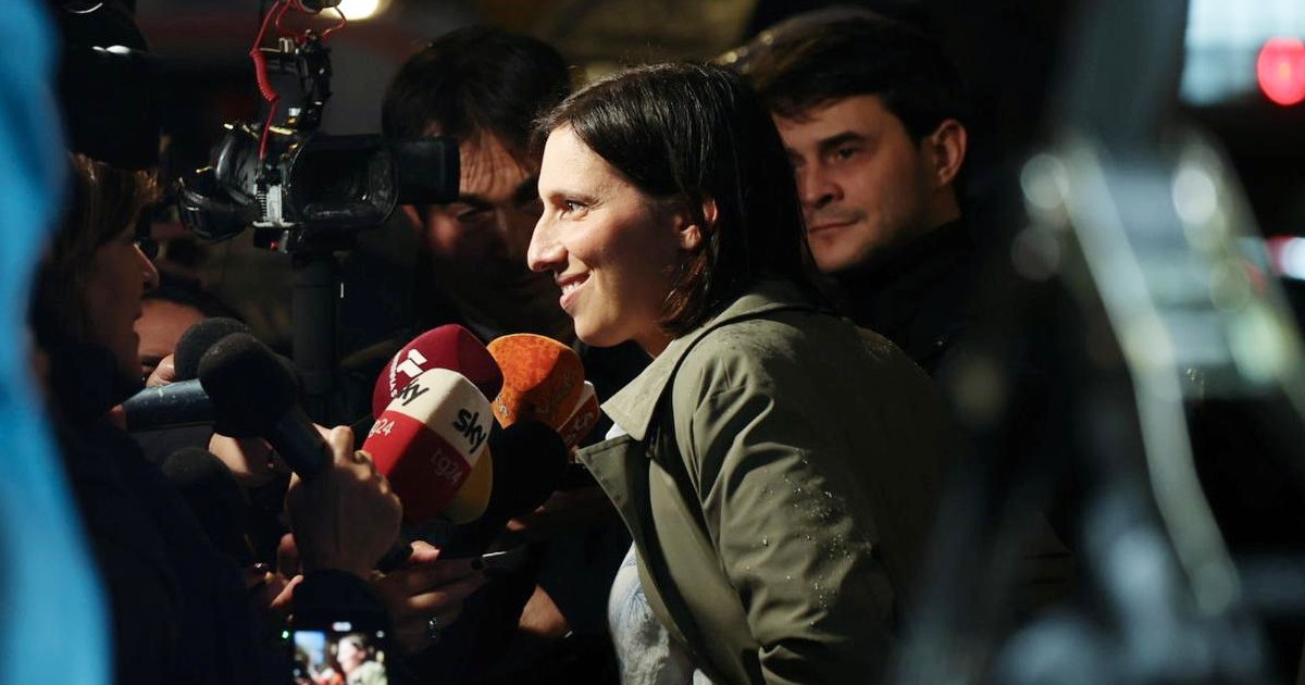 Troppo di sinistra il Pd? Elly Schlein si guardi bene dal fuoco amico Troppo di sinistra il Pd? Elly Schlein si guardi bene dal fuoco amico