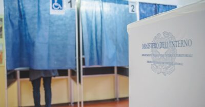 Copertina di La vita grama dell’elettore che non vende più l’anima