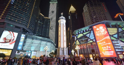 Copertina di Trump e Xi in cerca di una fragile intesa sul commercio. Ma sull’export di terre rare la Cina non prende impegni definitivi