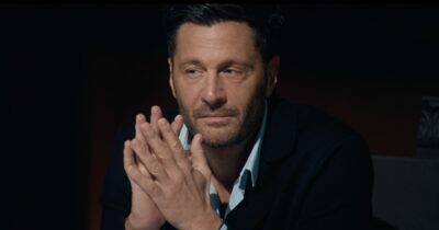 Copertina di “Da bambino non camminavo per il morbo di Perthes. Non ho foto con le gambine bloccate, mamma ha buttato via tutto per lo choc”: parla Filippo Bisciglia