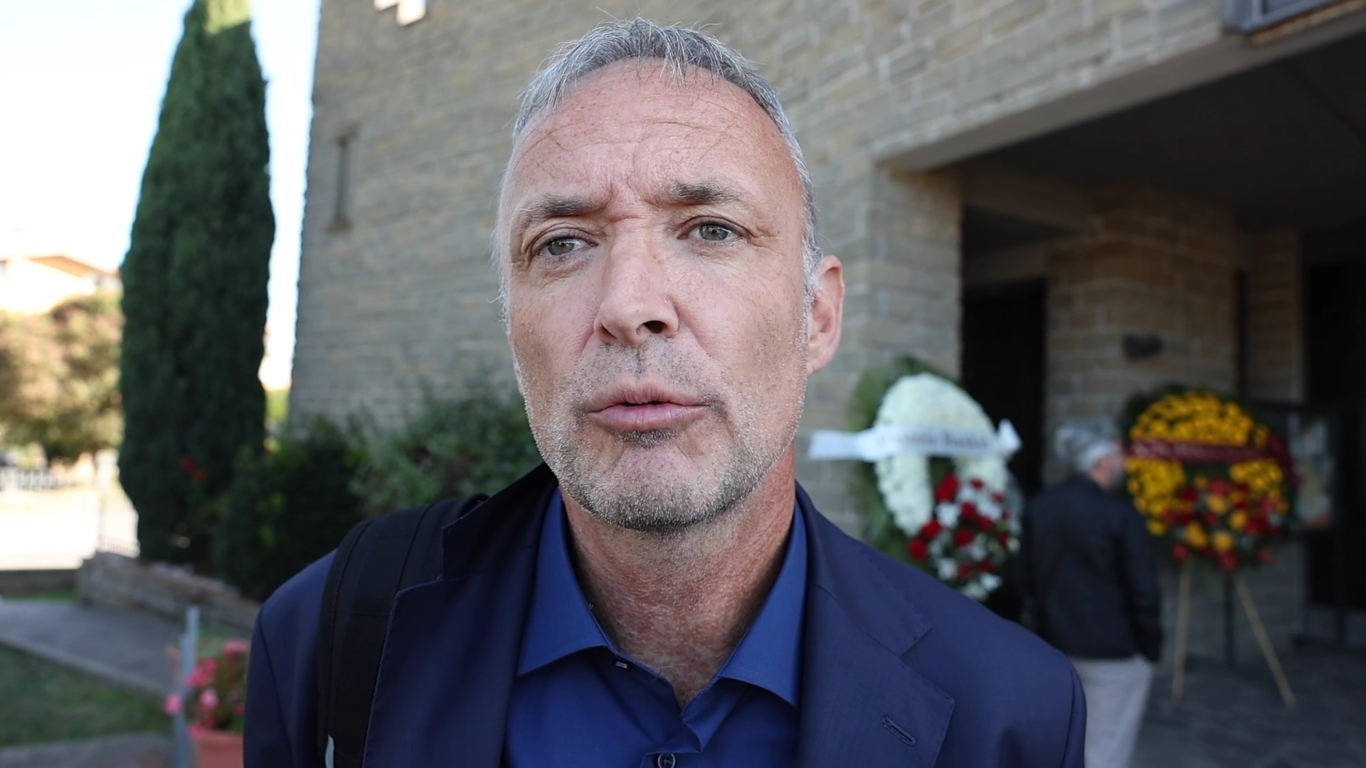 Assalto al bus, al funerale di Marianella parla il dg del Pistoia Basket: “Atto vile e criminale, continueremo a sostenere la famiglia” Assalto al bus, al funerale di Marianella parla il dg del Pistoia Basket: “Atto vile e criminale, continueremo a sostenere la famiglia”