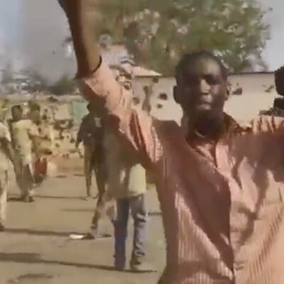 Copertina di Sudan, i paramilitari delle Rsf prendono il controllo di El-Fasher. Allarme Onu e ong: “Rischio atrocità di matrice etnica”