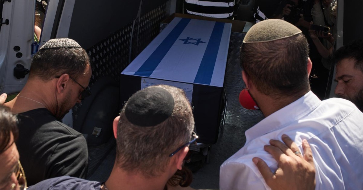 “Da Hamas una bara coi resti di un ostaggio già restituito”: Netanyahu convoca riunione. Onu: “Preoccupati per attacco a Unifil” “Da Hamas una bara coi resti di un ostaggio già restituito”: Netanyahu convoca riunione. Onu: “Preoccupati per attacco a Unifil”