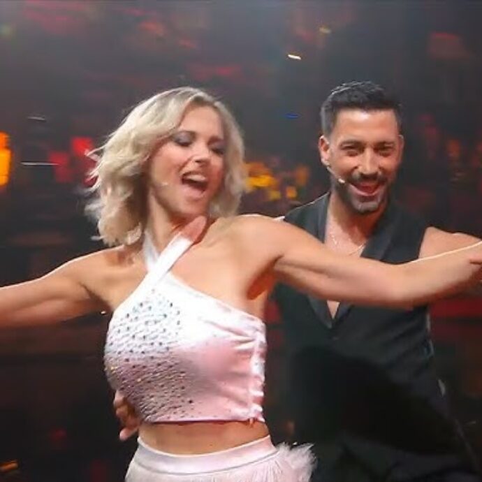 “Durante una intervista a Radio Vaticana hanno tirato lo sciacquone e si è sentito. La bellezza? Un bel faccino in tv serve. Non sono sexy”: così Francesca Fialdini