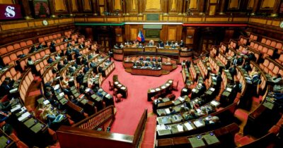 Copertina di Ddl Concorrenza oggi voto fiducia senza modifiche: in ritirata FdI e FI