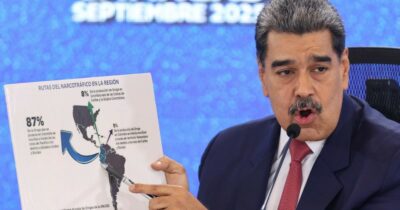 Copertina di Maduro: “Smantellata cellula finanziata dalla Cia, pianificava un finto attacco a una nave Usa”