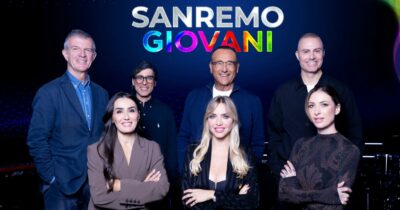Copertina di Sanremo 2026, selezionati i 24 partecipanti di “Sanremo Giovani”: ecco chi sono e cosa canteranno