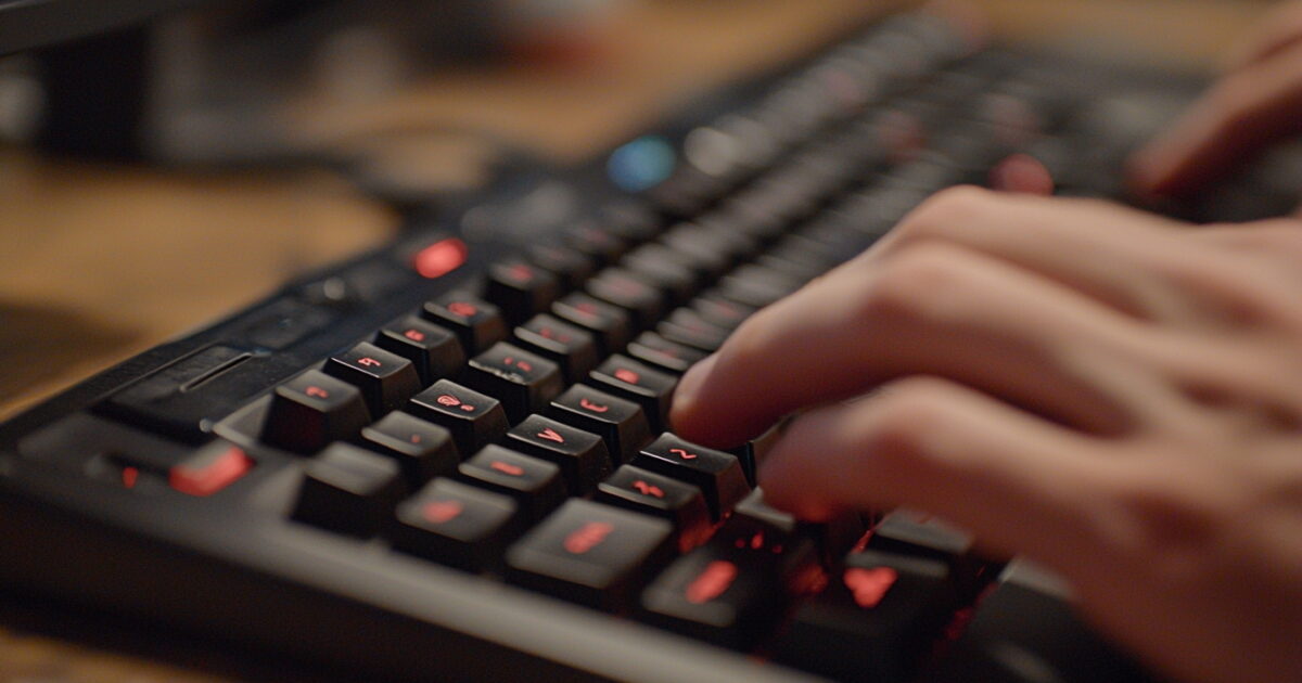 Deepfake porno, centinaia di siti impossibili da chiudere: “Il problema è culturale, la vera malattia è l’assenza di stigma sociale” Deepfake porno, centinaia di siti impossibili da chiudere: “Il problema è culturale, la vera malattia è l’assenza di stigma sociale”