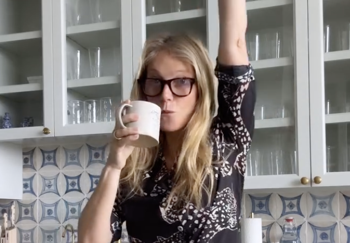 “Il modo di bere il caffè di Gwyneth Paltrow nasconde dei rischi, meglio non fare come lei. Bene invece quando ammette di mangiare un noto biscotto la sera, nutrirsi bene vuol dire equilibrio”: parlano gli esperti “Il modo di bere il caffè di Gwyneth Paltrow nasconde dei rischi, meglio non fare come lei. Bene invece quando ammette di mangiare un noto biscotto la sera, nutrirsi bene vuol dire equilibrio”: parlano gli esperti