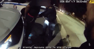 Copertina di L’intelligenza artificiale scambia un pacchetto di patatine per una pistola: la polizia interviene e perquisisce degli studenti – Video