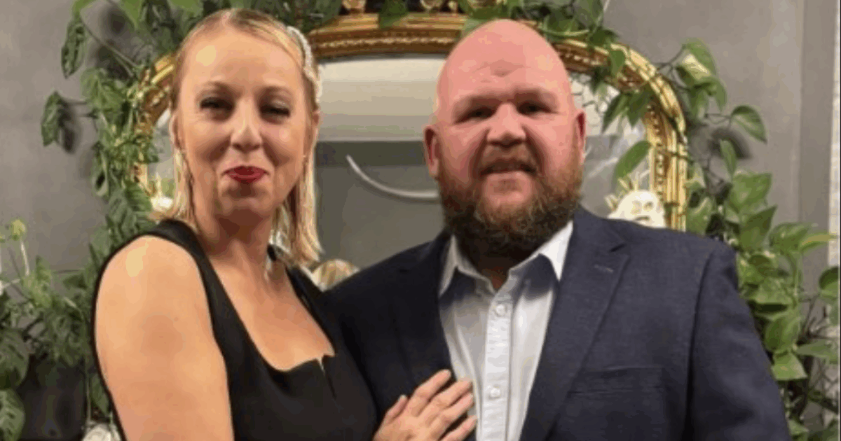 “Mio marito mi ha stretto il seno mentre facevamo sesso e si è accorto di qualcosa di strano. Mi ha salvata dal cancro”: la storia di Samantha Jones