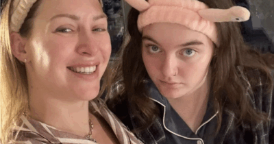 Copertina di “Spendo 2mila euro al mese in camere iperbariche e filtrazione del sangue per non invecchiare. Mi scambiano per la sorella di mia figlia 18enne”: la storia di Tracy Kiss