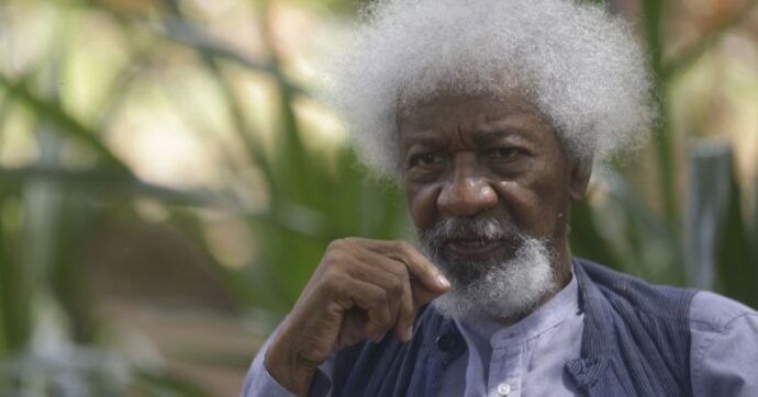 “Gli Usa mi hanno revocato il visto”: la denuncia del premio Nobel nigeriano Wole Soyinka