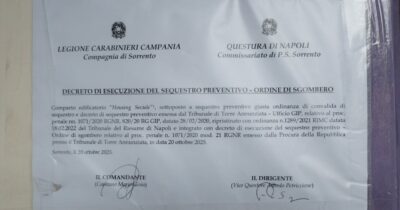 Copertina di Costiera sorrentina, 40 famiglie verso lo sfratto a Natale. Ma lo sgombero è congelato dopo l’incontro in Prefettura