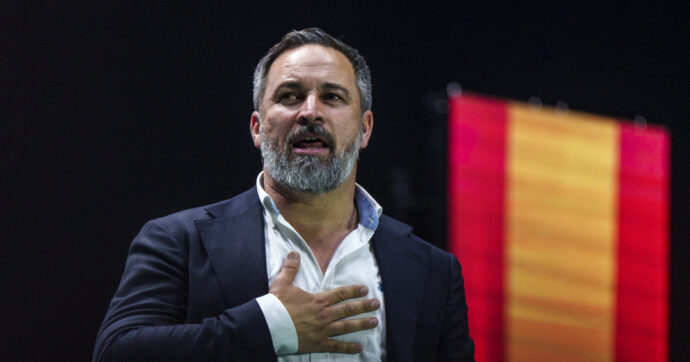 Spagna, Vox e i fondi pubblici dirottati alla fondazione: “Spese opache”. Bufera interna all’estrema destra