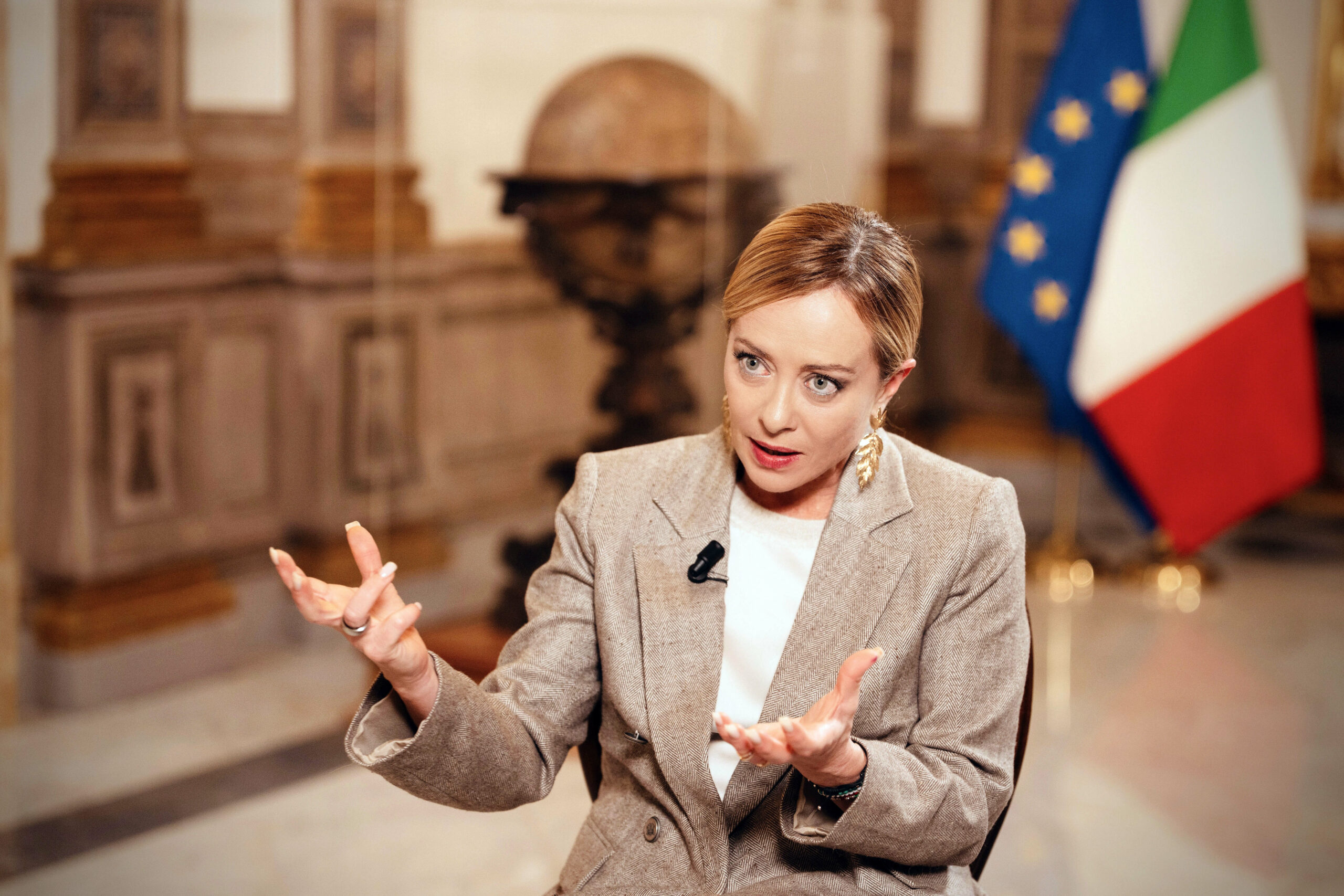 Meloni rassicura (ancora) i più ricchi: “Con la destra al governo mai una patrimoniale” Meloni rassicura (ancora) i più ricchi: “Con la destra al governo mai una patrimoniale”