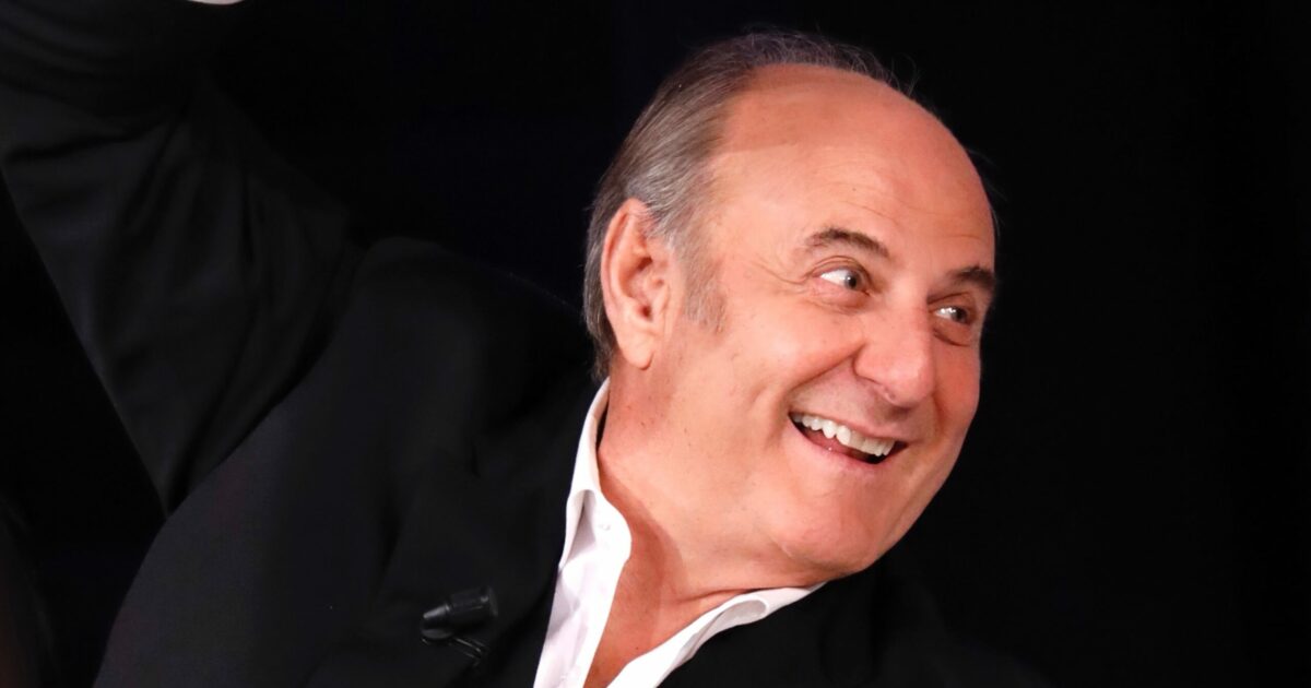 “Ci hanno messo vent’anni ad ascoltarmi ma è successo, i premi a La Ruota della Fortuna non saranno in gettoni d’oro ma liquidati in soldi reali con ritenuta d’acconto”: parla Gerry Scotti