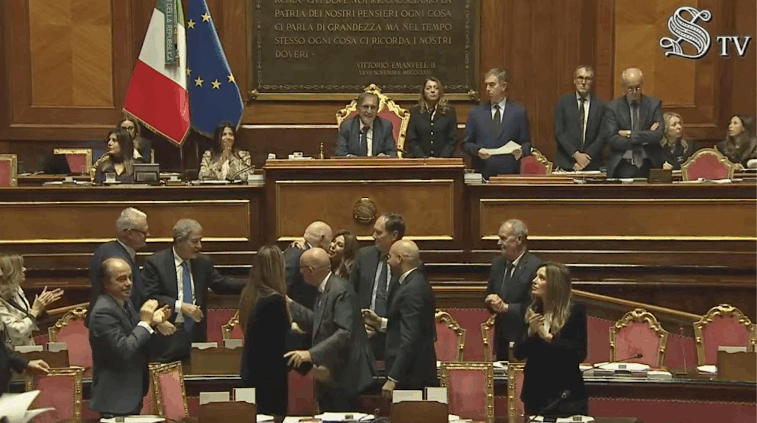 ok alla riforma della giustizia il centrodestra festeggia in aula proteste pd m5s avs no ai pieni poteri