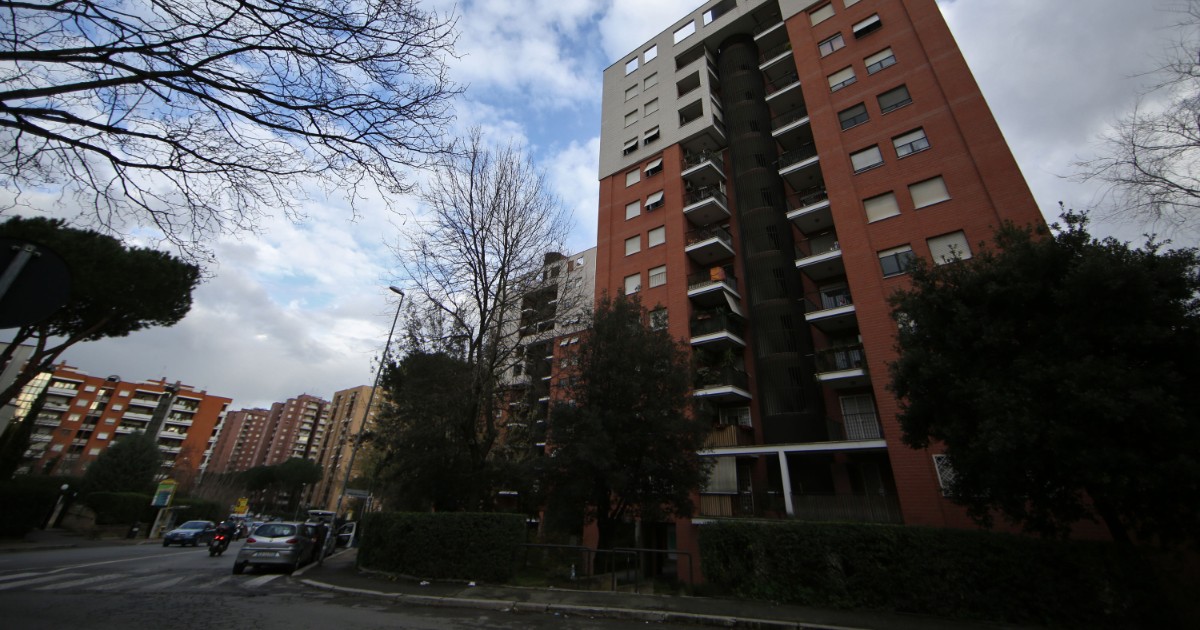 adescavano le vittime con falsi annunci hot poi le rapine arrestati due uomini e una donna