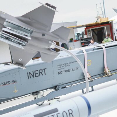 Copertina di Banca etica: i fondi sostenibili preferiscono fare soldi con le armi