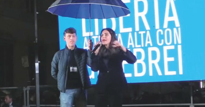 Roma, nella piazza contro l’antisemitismo. Picierno accanto all’estrema destra