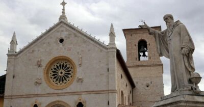 Copertina di Norcia ritrova la basilica restaurata dopo il sisma