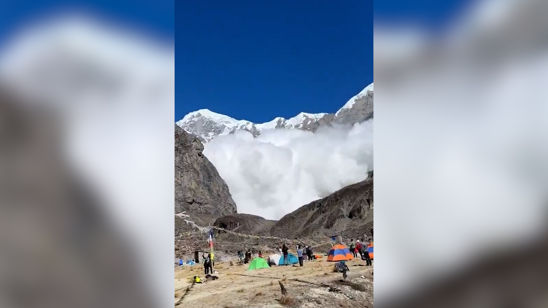 enorme valanga sull8217annapurna cos236 la parete di neve si stacca e travolge il campo base 8211 le impressionanti immagini da Ilfattoquotidiano.it enorme valanga sull8217annapurna cos236 la parete di neve si stacca e travolge il campo base 8211 le impressionanti immagini