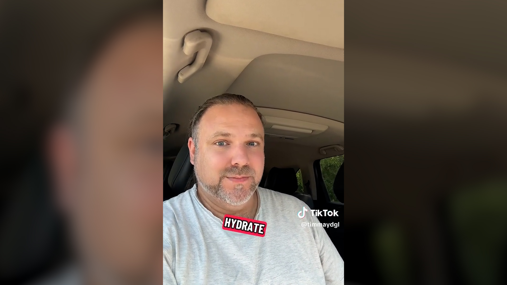 “Ho parlato per tutta la mia vita con un’altra voce. L’ho scoperto un anno fa”. La rivelazione di un tiktoker stupisce: “Ho rischiato di soffocare con il pranzo” “Ho parlato per tutta la mia vita con un’altra voce. L’ho scoperto un anno fa”. La rivelazione di un tiktoker stupisce: “Ho rischiato di soffocare con il pranzo”