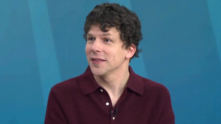 “Donerò un rene ad uno sconosciuto tra sei settimane”: l’annuncio choc dell’attore Jesse Eisenberg in diretta tv “Donerò un rene ad uno sconosciuto tra sei settimane”: l’annuncio choc dell’attore Jesse Eisenberg in diretta tv