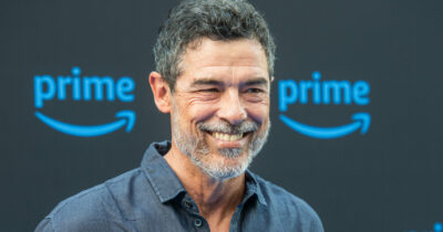 Copertina di “Mio padre mi ha salvato la vita prima col servizio militare poi a teatro. Ero aggressivo, non andavo a scuola, non aiutavo”: così Alessandro Gassmann