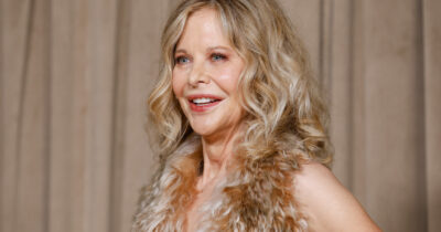 Copertina di “Molti guardano i miei film quando sono malati perché danno la sensazione che nel mondo vada tutto bene e la gente si innamori”: lo rivela Meg Ryan