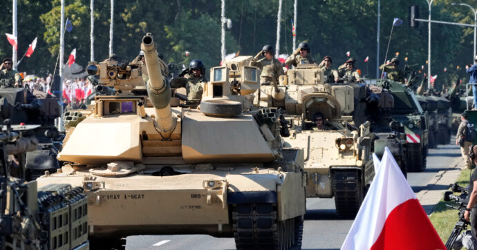 Financial Times: “La Commissione Ue presenterà un piano per muovere più velocemente i carri armati in caso di guerra”