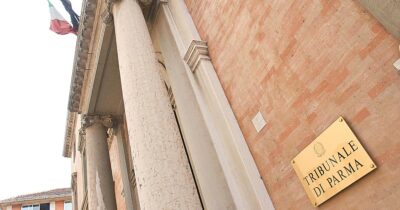 Copertina di Cori fascisti nella sede FdI di Parma, aperto un fascicolo esplorativo dalla procura