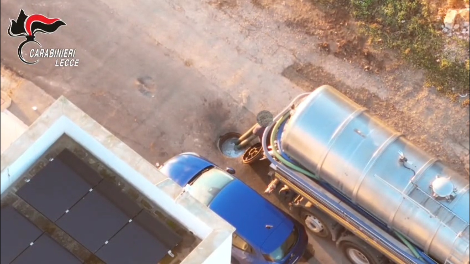 scarica illecitamente liquami nella rete fognaria imprenditore di porto cesareo incastrato dalle telecamere 8211 video da Ilfattoquotidiano.it scarica illecitamente liquami nella rete fognaria imprenditore di porto cesareo incastrato dalle telecamere 8211 video