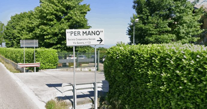 “Disabili legati e picchiati”: arrestate la direttrice e la coordinatrice di una struttura di Cuneo