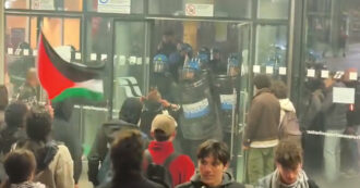 Copertina di Tensione con la polizia al corteo pro Palestina di Torino: i manifestanti provano a entrare alla stazione Porta Susa – Video