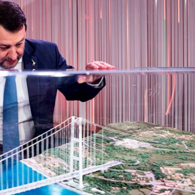 Copertina di Traffico e manutenzione: i conti sballati di Salvini sul Ponte di Messina